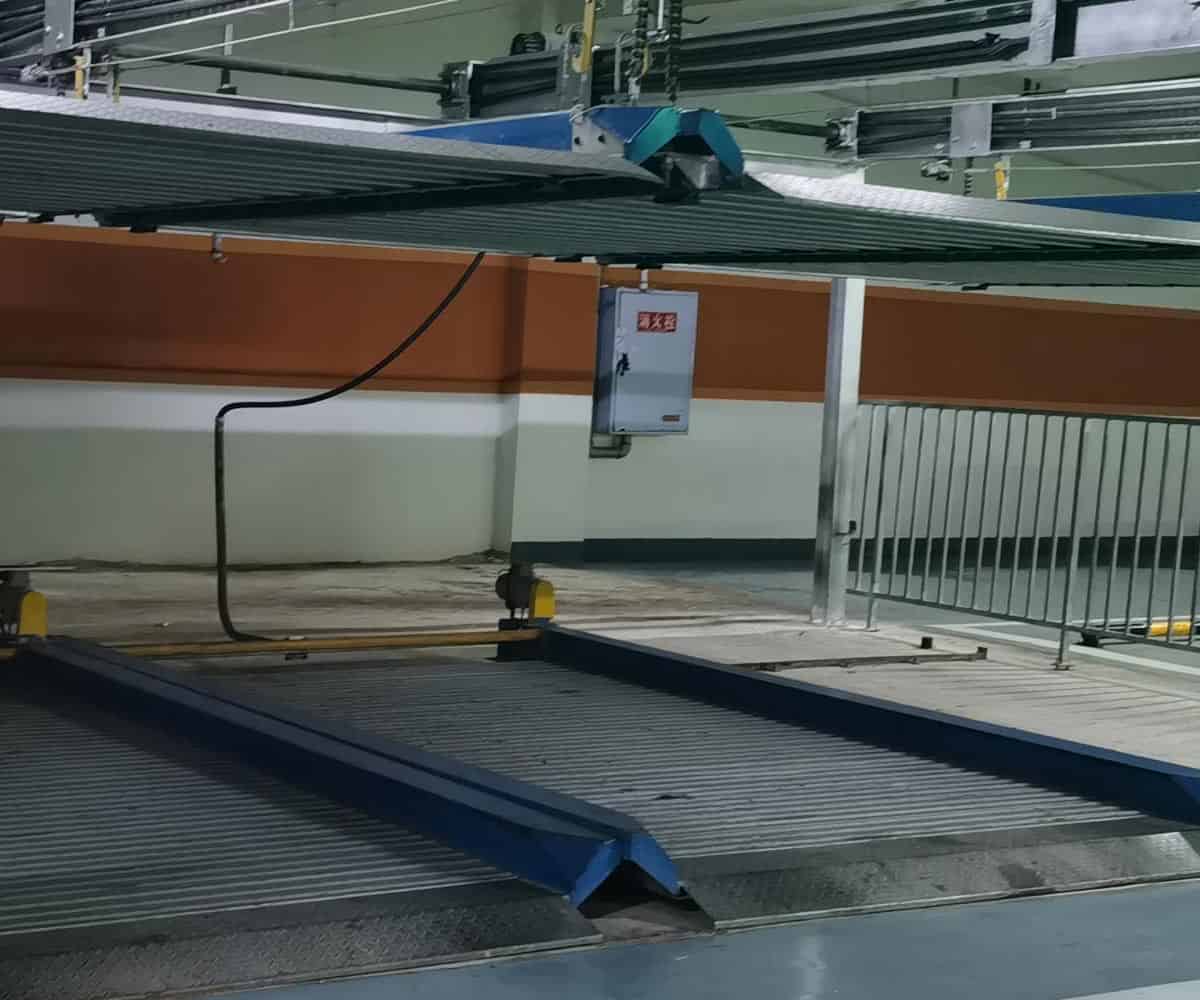 永平兩層升降式機(jī)械停車庫短租