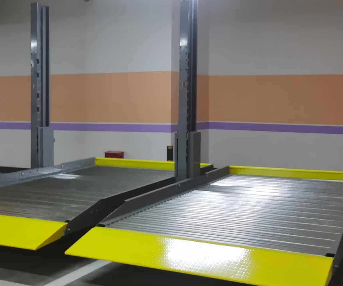 祥云四柱簡易升降類機(jī)械式立體停車設(shè)備安裝