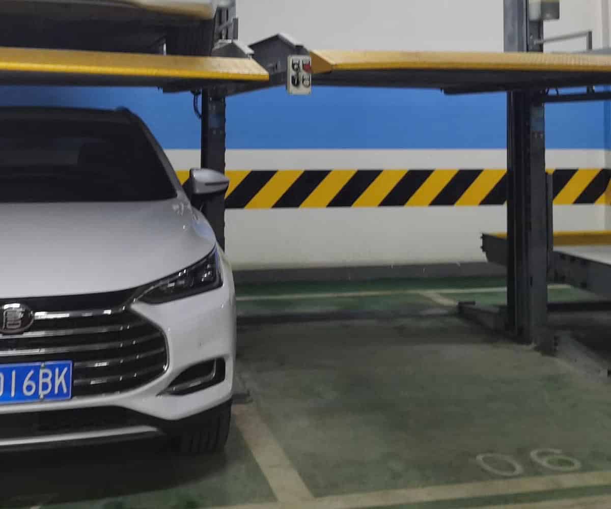 兩層簡(jiǎn)易類(lèi)立體停車(chē)設(shè)備出租.jpg
